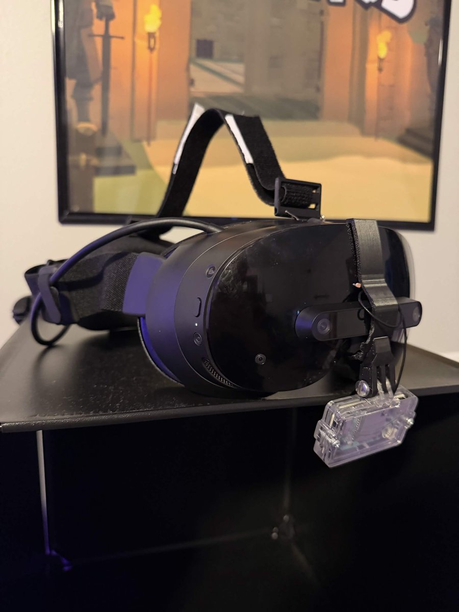 Cade_XR's tweet photo. all headsets were made to be customized https://t.co/TNQCVGlHAl