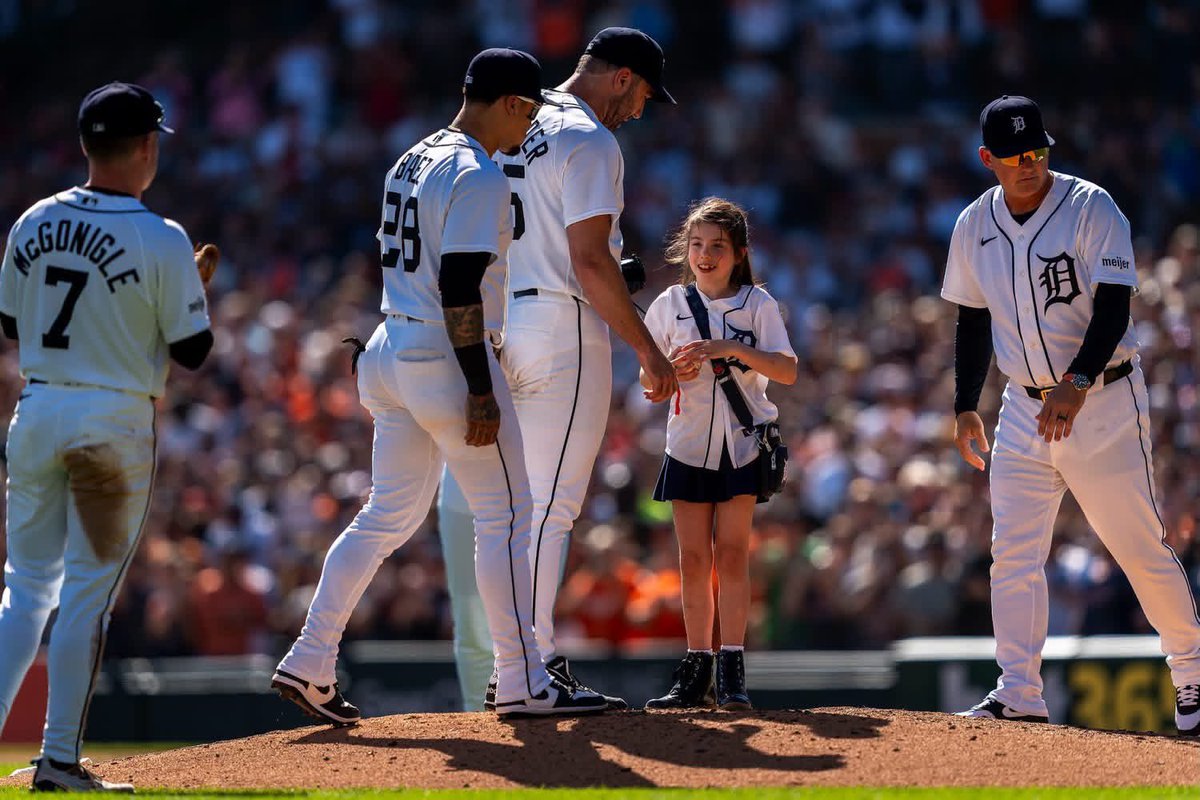 visualdavid's tweet photo. One last time on the mound. Detroit Tigers pitcher @JustinVerlander made the final start of his 21-year @MLB career this past weekend at Comerica Park, pitching into the sixth inning against the Pittsburgh Pirates before saying goodbye alongside his family and teammates. https://t.co/u9okuAAWnP