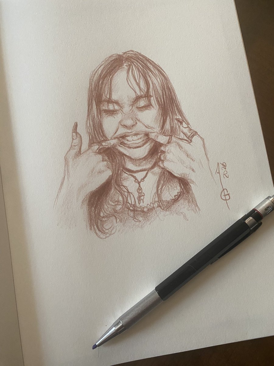 AudreyGianelli's tweet photo. Smile to the new week that starts 😜
Send you all love and positive vibes✌🏻.
Tout mon soutient à la jeunesse et tous ceux qui se mobilisent avec eux ♥️♥️♥️
#sketch #drawing #dessin #dessindujour https://t.co/wlrvh5RBAp