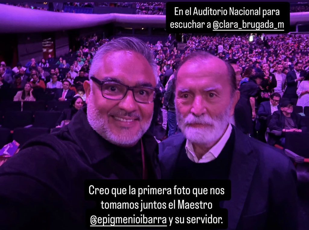 _VicenteSerrano's tweet photo. Me dió mucho gusto saludar al Maestro @epigmenioibarra. https://t.co/CsWcoG31nO