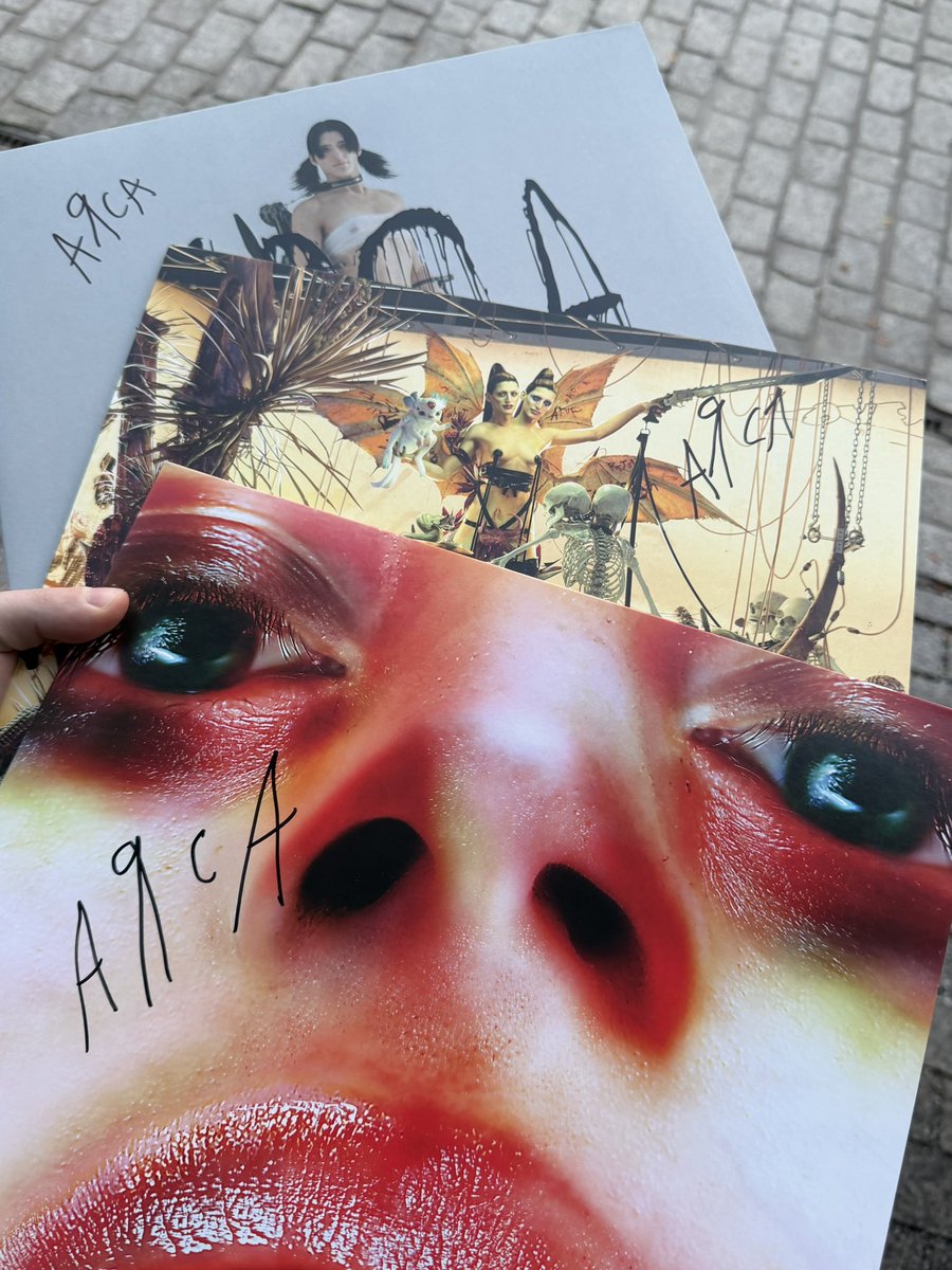 modern_thing's tweet photo. I JUST MET ARCA, IM LITERALLY SHAKING! GRACIAS PROFESORA ALEJANDRA 🙏🏻🤍 https://t.co/b8KbfvwKxS