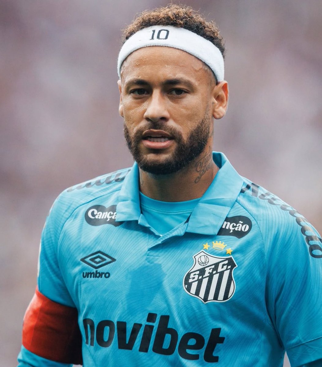 PortalBabados's tweet photo. 🚨Neymar Jr revela se identificar com a Direita e declara voto em Flávio Bolsonaro: “Os valores são bem parecidos comigo, com minha família, com tudo o que a gente preza” https://t.co/5WONP4HarT
