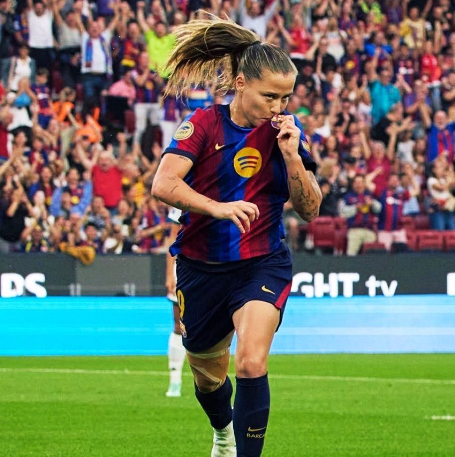 MesBlaugrana's tweet photo. 🚨🤩 CLAUDIA PINA ENTRE DANS L’HISTOIRE !

En seulement 32 minutes, elle a inscrit le triplé le plus rapide de l’histoire du Clásico féminin. 👏 https://t.co/uLb6b5CO6h
