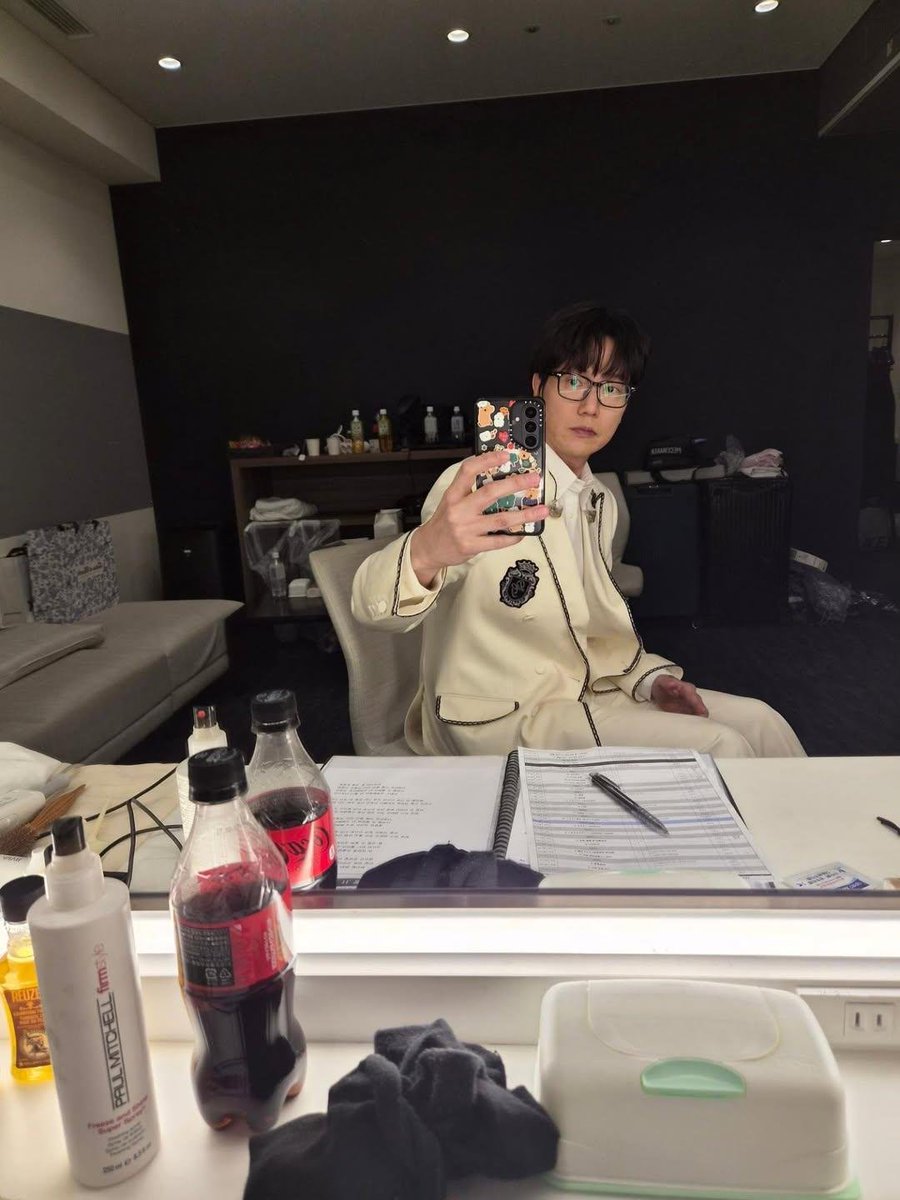 miwakyung22's tweet photo. 胸がいっぱい
至らないところもいっぱいありましたけど
皆さんに感謝
覚めたくない夢ですね
清水さんも来てくれてありがとう😉👍🎶
#ソンシギョン
#IGJapan
https://t.co/ed1MZB6Moj https://t.co/FIg8ewhm1i