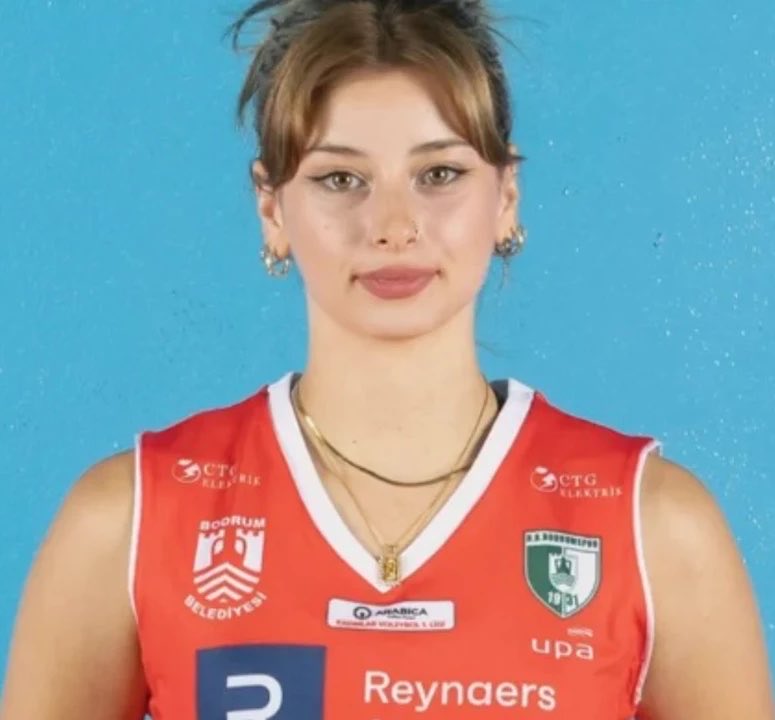 gagahaberyeni's tweet photo. Bodrumspor voleybolcusu Meryem Cabbaroğlu, güzelliğiyle dünyada viral oldu. https://t.co/BxMnwoySdQ