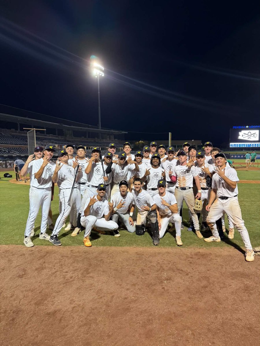 LucaKalishman's tweet photo. Had a great time with all the boys at the senior all academic game at the @AZFallClassic pitched to 5 guys had 2ks Topped 88 with a great feel for the curveball. Excited for the coming months!
#RHP
#uncommited https://t.co/zXBnoeu3pA