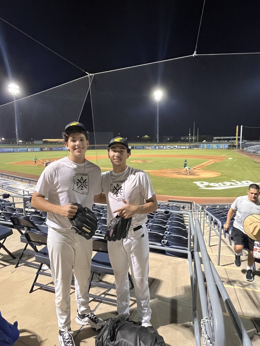 LucaKalishman's tweet photo. Had a great time with all the boys at the senior all academic game at the @AZFallClassic pitched to 5 guys had 2ks Topped 88 with a great feel for the curveball. Excited for the coming months!
#RHP
#uncommited https://t.co/zXBnoeu3pA