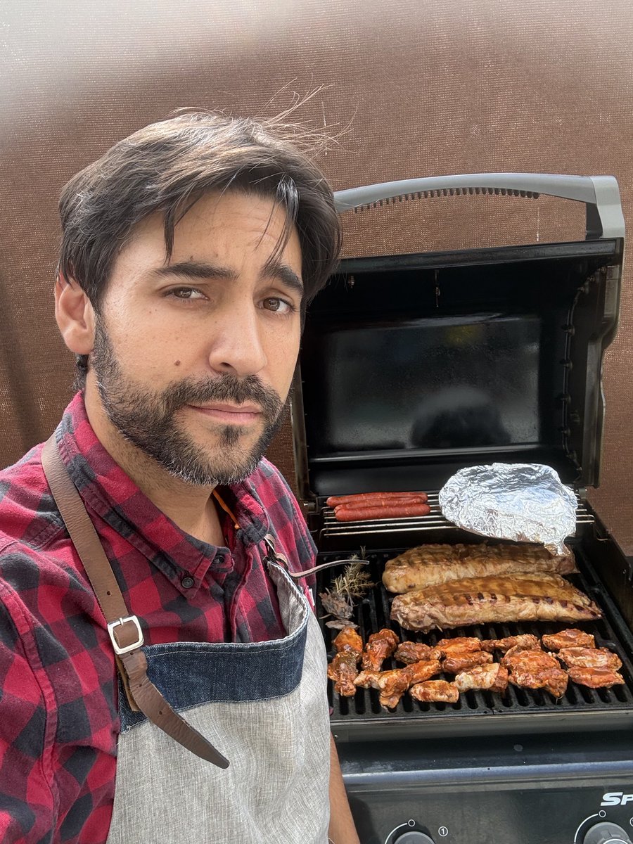 alexmb17's tweet photo. Un poco despeinado pero siempre a la parrilla https://t.co/EtlU8CrAiA