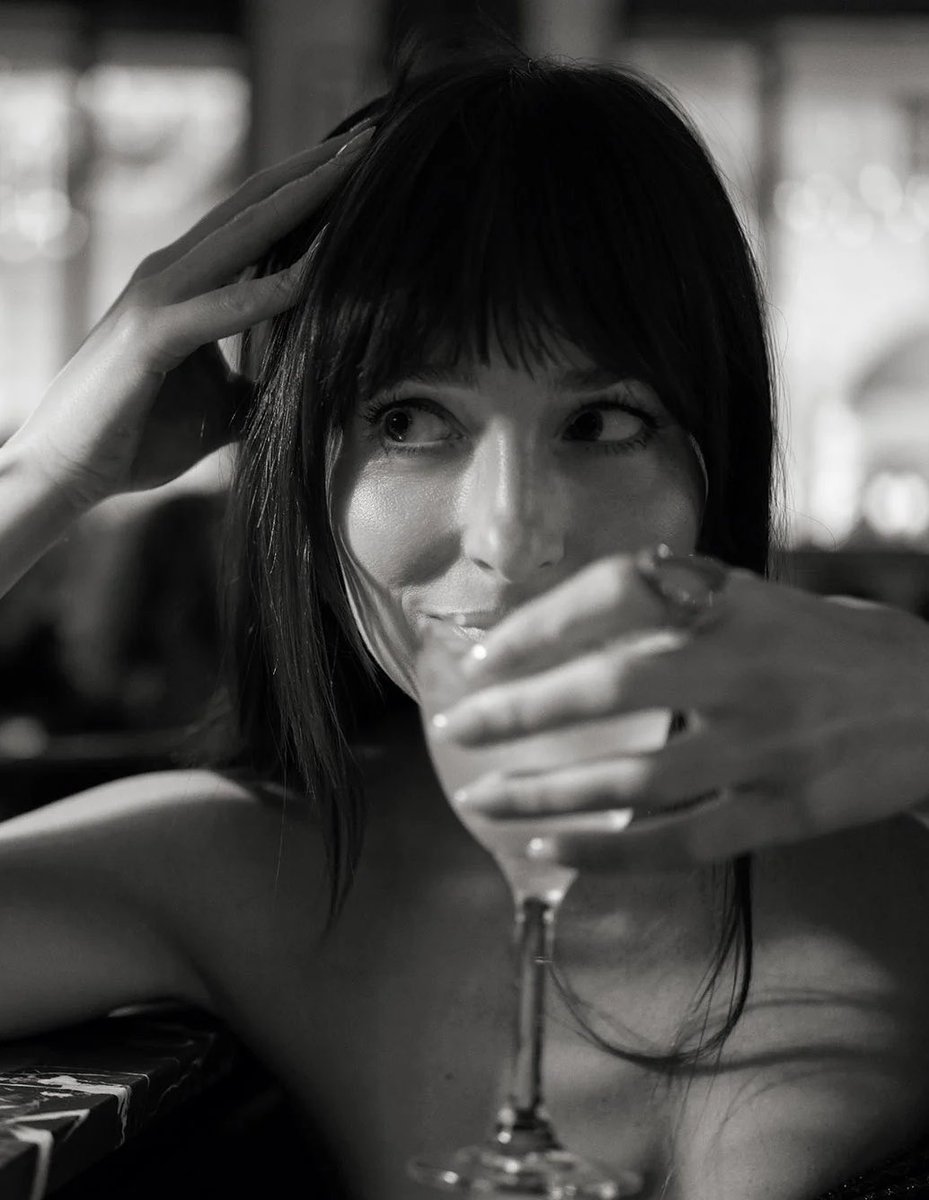 SourceJohnson's tweet photo. Happy 37th Birthday to Dakota!! ♥️🎉 #DakotaJohnson https://t.co/KBdJUCi439
