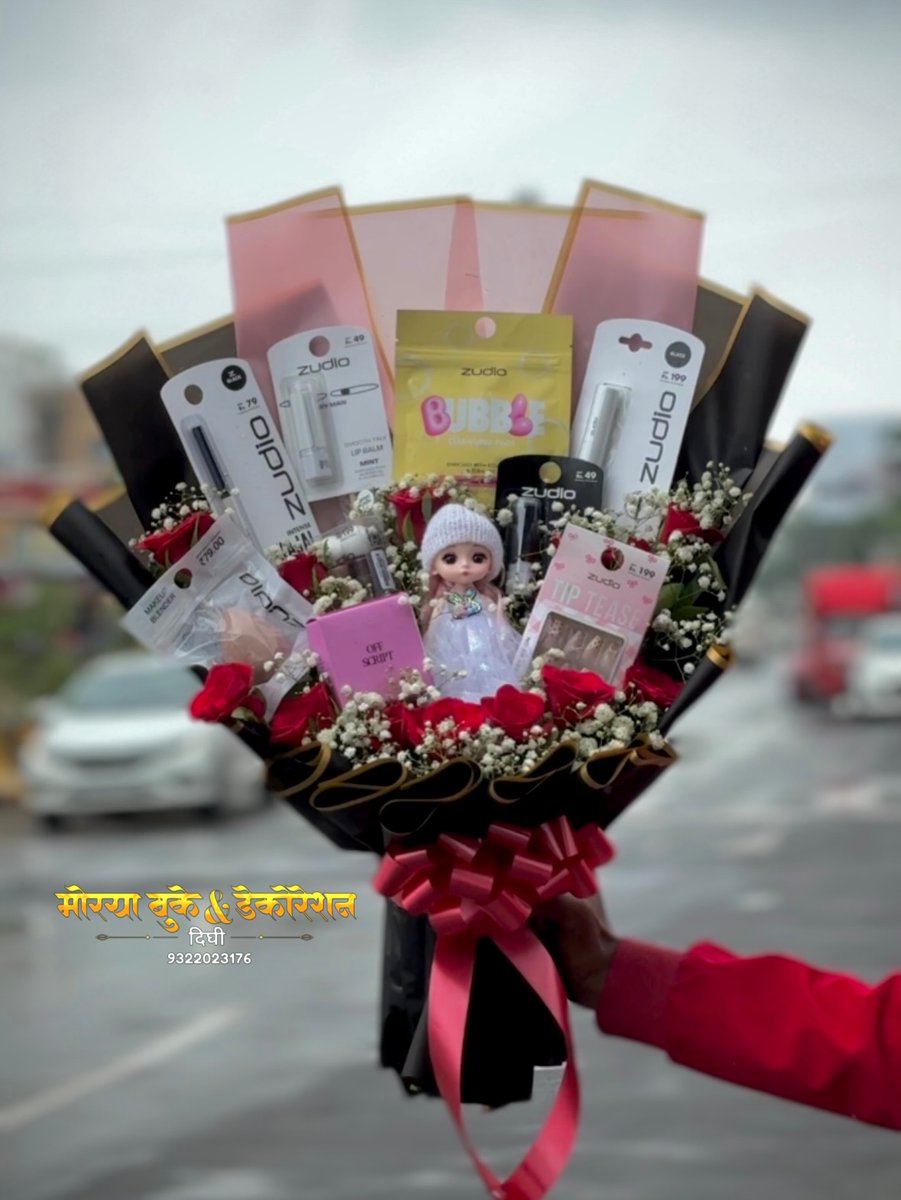 dariocsoares's tweet photo. Customised Makeup Kit Bouquet, made to surprise and delight. https://t.co/0Ox06jWBu0