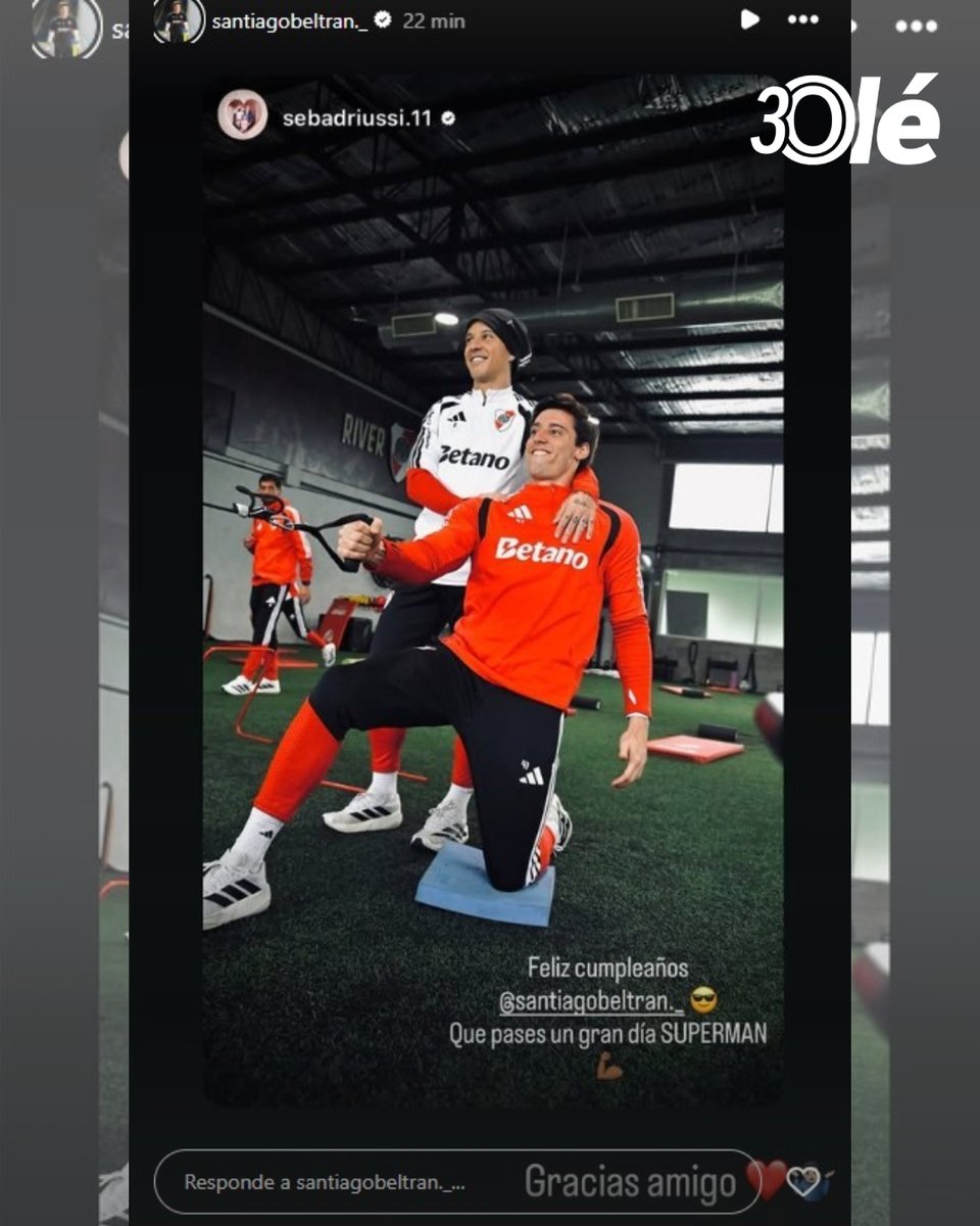 DiarioOle's tweet photo. 🔴⚪️ EL NUEVO APODO DE BELTRÁN EN RIVER

🎂 El encargado de revelarlo fue Sebastián Driussi, quien saludó al arquero por su cumpleaños número 22

📱 En su historia de Instagram, subió una foto junto a él y escribió: “Que pases un gran día, SUPERMAN”, así en mayúscula https://t.co/7hrvOkrf6r