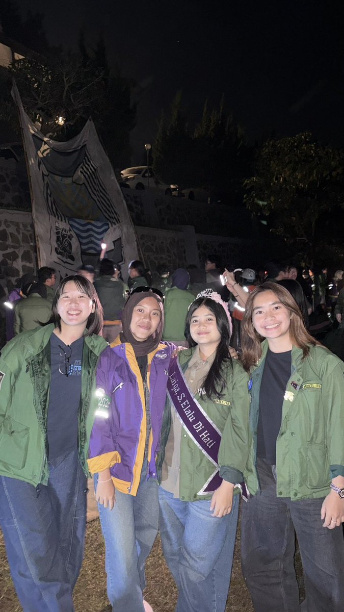 meichacookie's tweet photo. hihii yaay full team!! welcome to the fam, laiqa n jeremy 🫂 (aduh tua 😅)

selamat menamatkan pekka buat edrick n nia <33 kangen ngeliat kalian baru lantik https://t.co/gq0myR3m1G