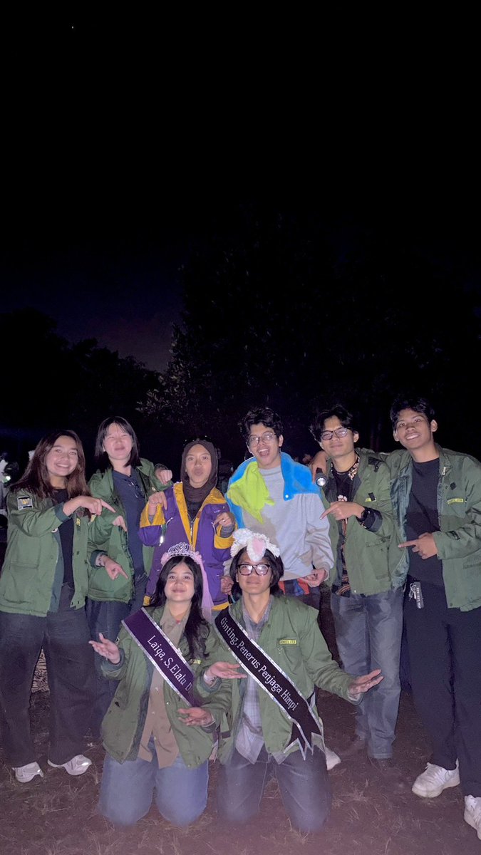 meichacookie's tweet photo. hihii yaay full team!! welcome to the fam, laiqa n jeremy 🫂 (aduh tua 😅)

selamat menamatkan pekka buat edrick n nia <33 kangen ngeliat kalian baru lantik https://t.co/gq0myR3m1G
