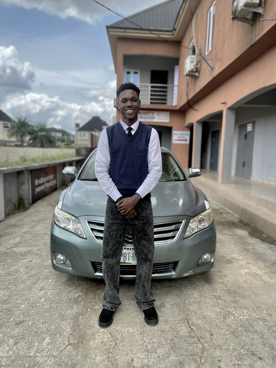 tarifubara's tweet photo. A mutual saw me, omw to church this morning, and was like “Big Fubz, right?” and I said “yeah”. Then, he went on about how my intellectual tweets inspire him to get better, and that I should quit fooling. 
So after long reflections, I’m back to tweeting intellectual tweets, only. https://t.co/DauyNnUyhm