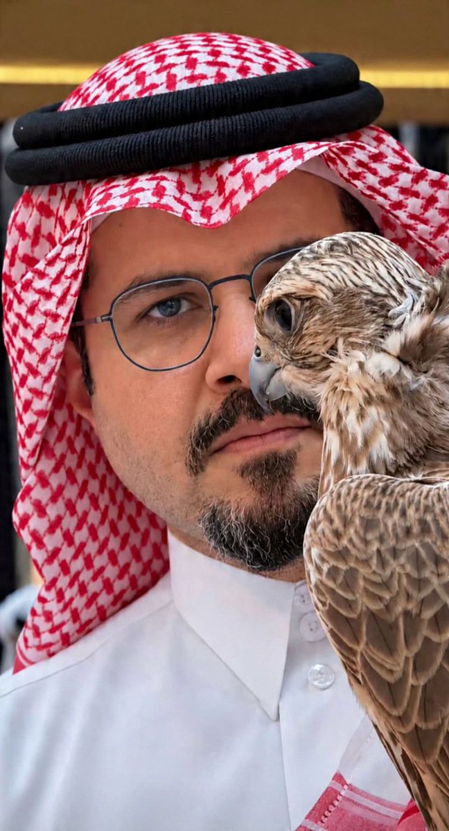 za_r123's tweet photo. أما الشبه كنها من طيور سلطان
قلّت مع العالم … ماعاد اتعيّن .

     - سلمان بن سلطان 🤍🦅 https://t.co/RF0PGr2f7e