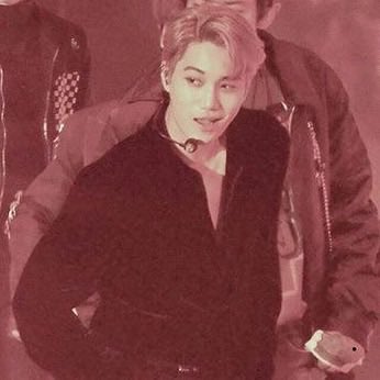 kuroryul's tweet photo. FATHER                                            SON https://t.co/IvQ4asH8RO