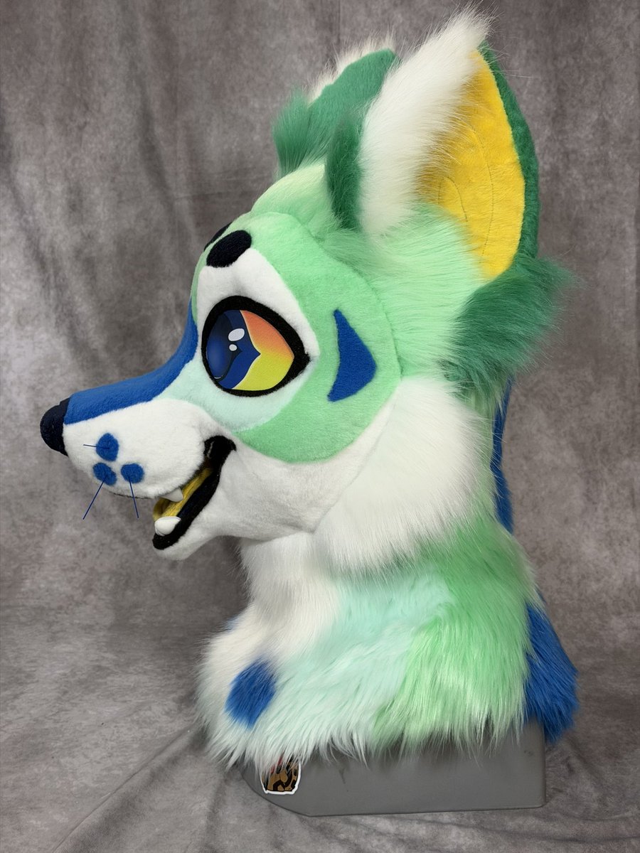 princeyeen_'s tweet photo. To anyone who thinks that a high quality fursuit is always going to be a minimum of $5k or more

Please research
Ask folks about their makers
I consider my work high quality and my heads start at less than $2k, with partials averaging around $2500 and I know many makers 1/2 https://t.co/lUsD6GFsae