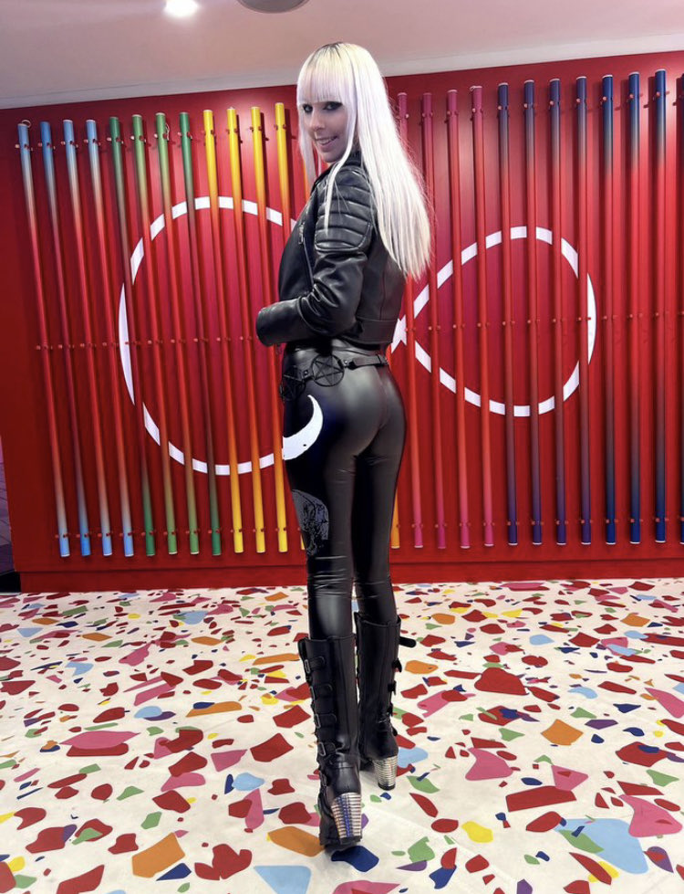 Sandra20750's tweet photo. Who is interested in BDSM? https://t.co/4QKXxuDzAH