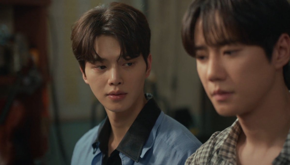 yohanatrix's tweet photo. jeongyo, my honey, that man is LITERALLY drooling on your lap. pls just kiss him, my GOD. 

#FourHandsTwoSonatas https://t.co/aE1mMCuVmb