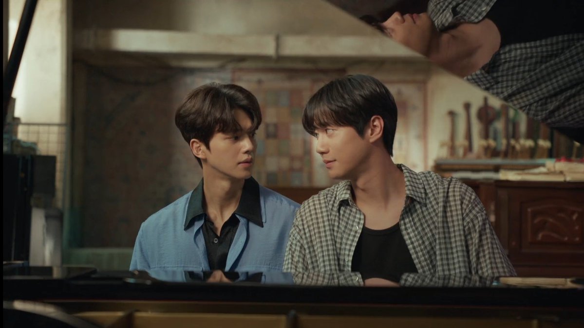 yohanatrix's tweet photo. jeongyo, my honey, that man is LITERALLY drooling on your lap. pls just kiss him, my GOD. 

#FourHandsTwoSonatas https://t.co/aE1mMCuVmb