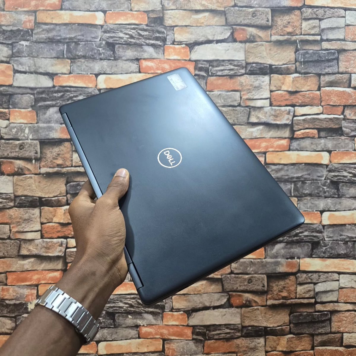 Pc_Authentique's tweet photo. ▶️ Dell Latitude 5490 💻 Core™ i5 8e Gen / 8Go RAM / 256Go Disque SSD / Écran 14"

☎️ (+221) 77 809 75 50 ☎️ou notre WhatsApp 76 972 66 19

💰 Prix de vente : 160.000 FCFA 🇸🇳 FIXE 🔐

✅ Intel Core i5 8e génération
✅ 8Go RAM
✅ 256Go Disque SSD
✅ Écran 14 pouces
✅ Idéal pour bureautique, études, navigation et travail professionnel
✅ Dell Latitude : gamme professionnelle

⚖️ Meilleur rapport qualité prix 👌
🚛 Livraison partout au Sénégal 🇸🇳
💯 Garantie Magasin : 6 mois
🌐 Retrouvez-nous sur Google et découvrez nos avis ⭐ 👉 https://t.co/S9MSxJtF89

#DellLatitude5490 #DellLatitude #Corei5 #8GoRAM #256GoSSD #OrdinateurPortable #DMTGTECH #Dakar #Sénégal