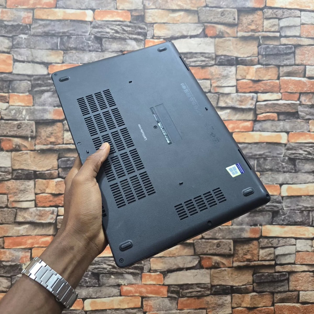 Pc_Authentique's tweet photo. ▶️ Dell Latitude 5490 💻 Core™ i5 8e Gen / 8Go RAM / 256Go Disque SSD / Écran 14"

☎️ (+221) 77 809 75 50 ☎️ou notre WhatsApp 76 972 66 19

💰 Prix de vente : 160.000 FCFA 🇸🇳 FIXE 🔐

✅ Intel Core i5 8e génération
✅ 8Go RAM
✅ 256Go Disque SSD
✅ Écran 14 pouces
✅ Idéal pour bureautique, études, navigation et travail professionnel
✅ Dell Latitude : gamme professionnelle

⚖️ Meilleur rapport qualité prix 👌
🚛 Livraison partout au Sénégal 🇸🇳
💯 Garantie Magasin : 6 mois
🌐 Retrouvez-nous sur Google et découvrez nos avis ⭐ 👉 https://t.co/S9MSxJtF89

#DellLatitude5490 #DellLatitude #Corei5 #8GoRAM #256GoSSD #OrdinateurPortable #DMTGTECH #Dakar #Sénégal