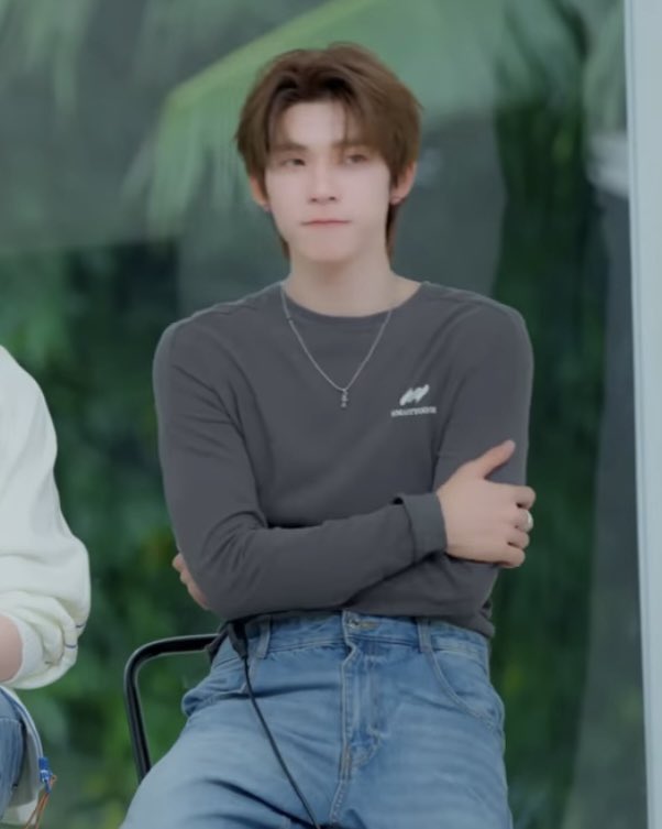 18decttp's tweet photo. ปีที่แล้ว                                                      ปีนี้

งืมมใส่ปุ๋ยเร่งโตจริง ๆ ด้วย โตเร็วเกิ���อะตี๋ 🥺😭 https://t.co/fJ776BiDeH