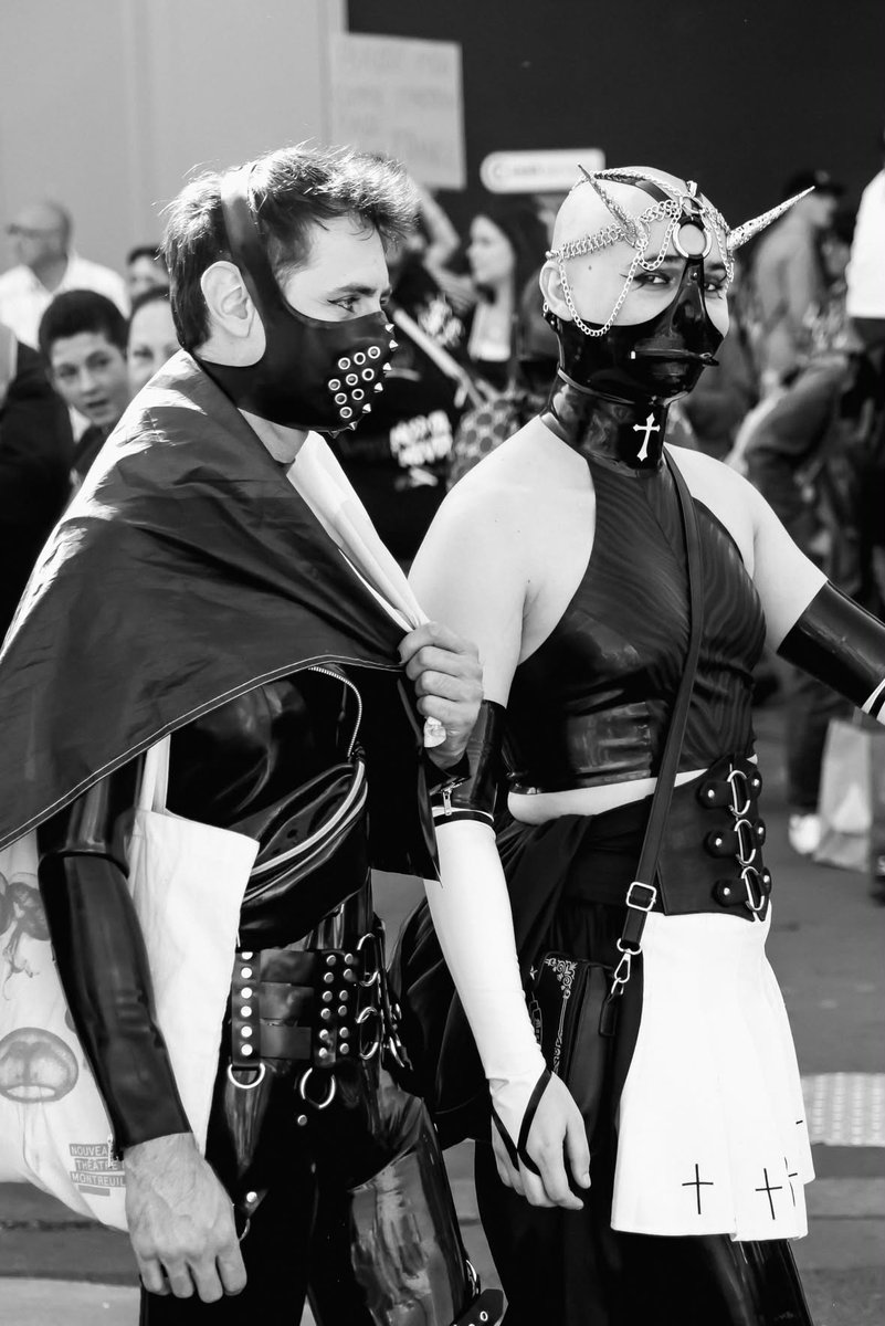 D0_L4011's tweet photo. Yersteday was the Paris pride walk.
Had such a nice time there with our beautiful community.

Keep sharing love and don't listen to hate.✨

With Onyx049
📷 stev_oeil_photography https://t.co/v34KIoZKNW