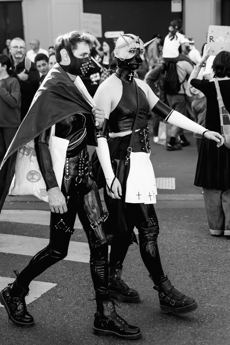 D0_L4011's tweet photo. Yersteday was the Paris pride walk.
Had such a nice time there with our beautiful community.

Keep sharing love and don't listen to hate.✨

With Onyx049
📷 stev_oeil_photography https://t.co/v34KIoZKNW