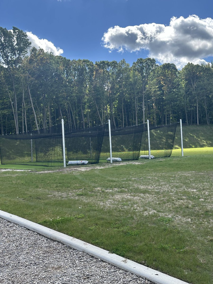 MeijerSprtCompl's tweet photo. New batting cages up at the Alro Steel Championship Softball field here at the complex. @AQSoftballis going to love the new Batting cage box carpet, L Screens and Sock fences that are being assembled this coming week. https://t.co/2De9fbqFCu