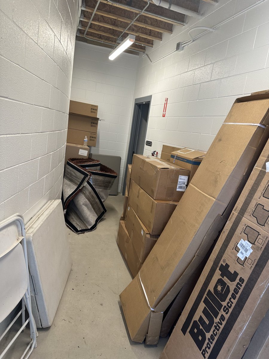 MeijerSprtCompl's tweet photo. New batting cages up at the Alro Steel Championship Softball field here at the complex. @AQSoftballis going to love the new Batting cage box carpet, L Screens and Sock fences that are being assembled this coming week. https://t.co/2De9fbqFCu