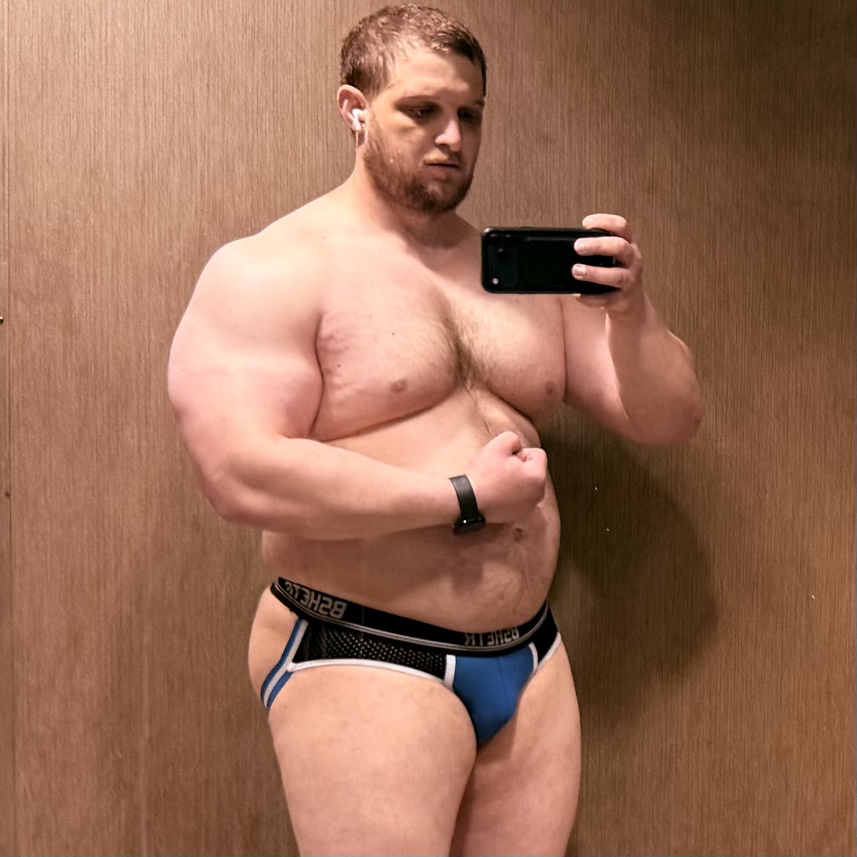 thiqmuscle's tweet photo. Jocktober #thick #bulking #musclebull #musclebear #musclegainer https://t.co/BhohxXFT07