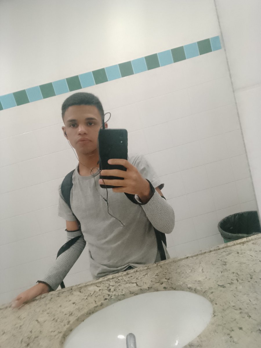Isacxqtww's tweet photo. Não sou bom em foto, mas vou postar algo nesse x. Vai que rola algo legal?! https://t.co/GgIdqsISLR