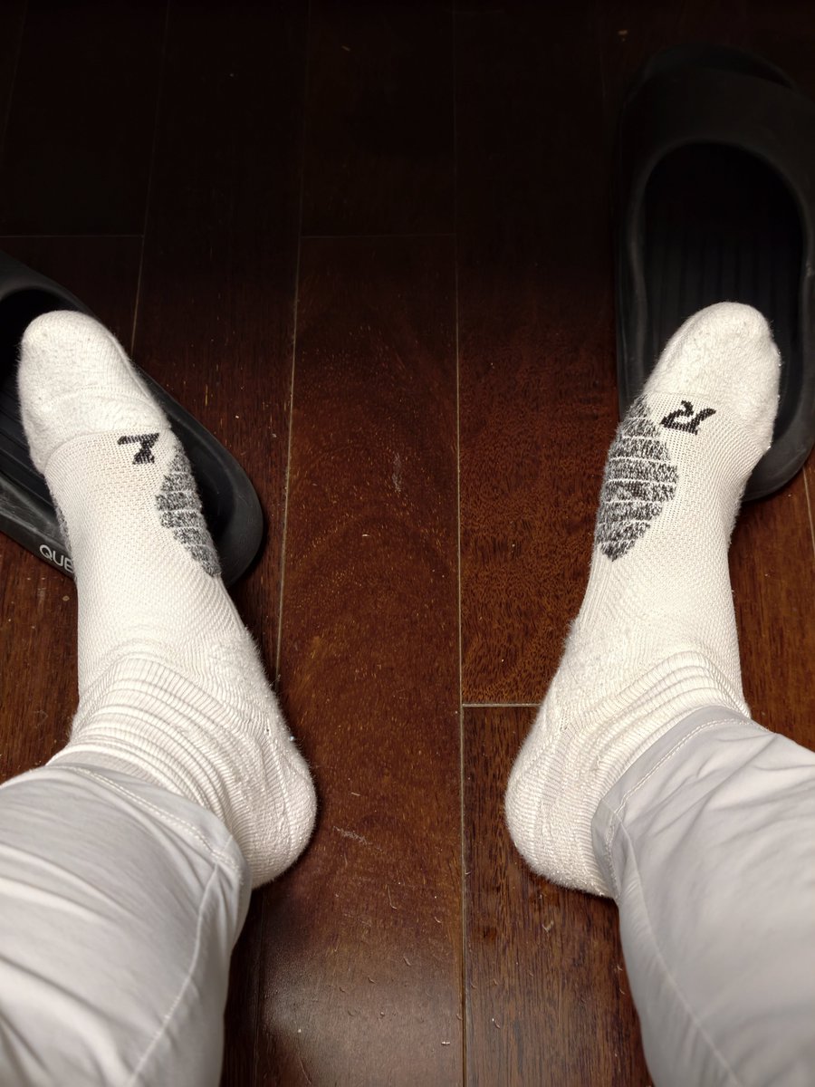 Kaige2010Ken's tweet photo. 没人喜欢吗 #体育生 #球鞋 #top https://t.co/7npF8NH2fD