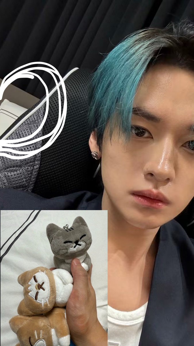 _Cursed_Love_'s tweet photo. "dont ship your idols" 
the idols in question: https://t.co/wybj61tIXM