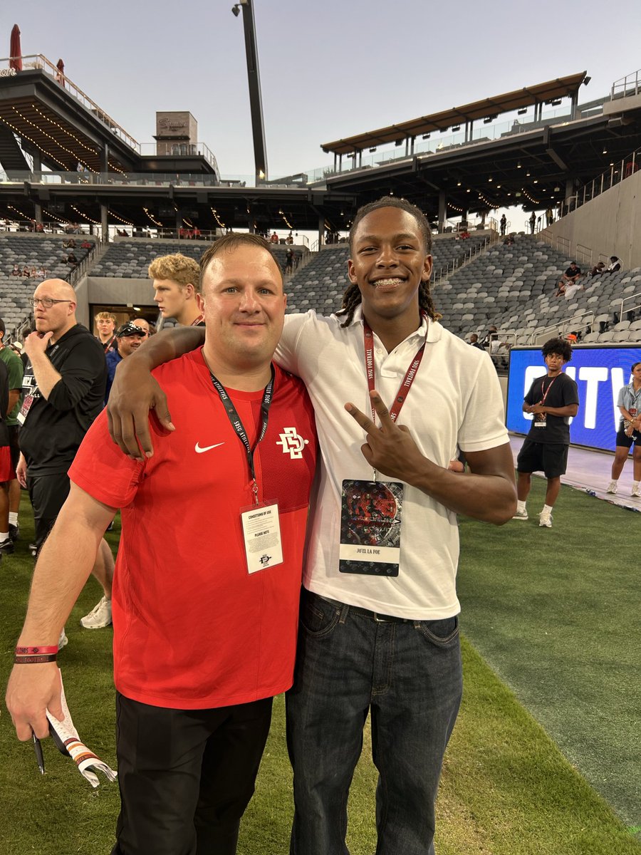 Joel_Lafoe's tweet photo. After a great game day visit and a conversation with coach @SeanDillonSDSU I’m honored to announce that I have received my second division 1 offer!!! @AztecFB @SpencerSDSU @CulverCityFB #goaztecs #AGTG #D1 #path2college https://t.co/8TEBpylHXR