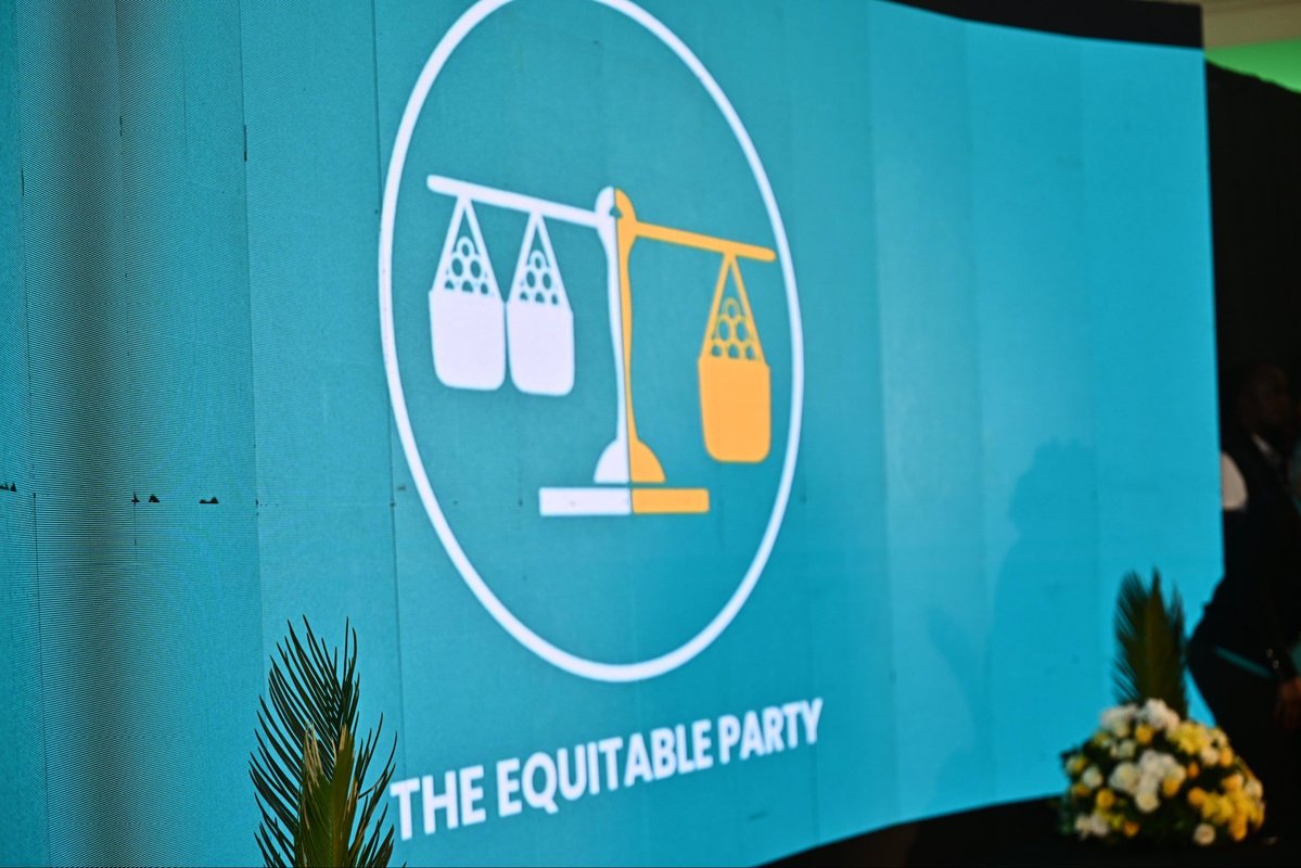 MkuuMsafiri's tweet photo. Congratulations Omwami @edwinsifuna for finally announcing "the Ark" @EquitableParty_ that we the people, @LindaMwananchi_ movement, despite many tribulations, will use to deliver the great people of Kenya from @WilliamsRuto evil 😈 chokehold. We the people, shall stand with you! https://t.co/FHtHBuE26Y