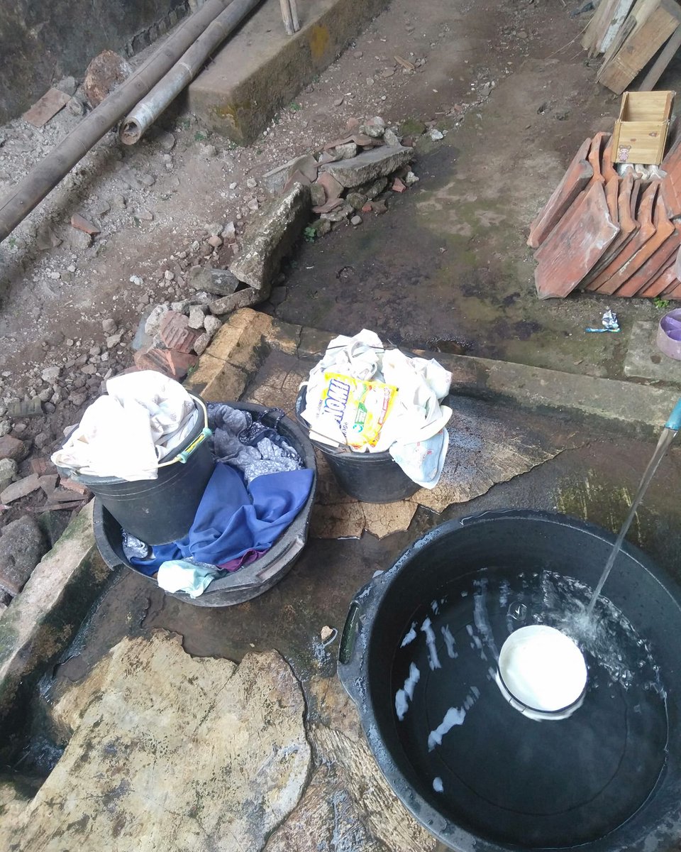 jesuseutimamo's tweet photo. Two full buckets waiting for me. Can you help me wash them all? Full hand-wash ASMR in the subscriber area. https://t.co/KV5ovLApNu