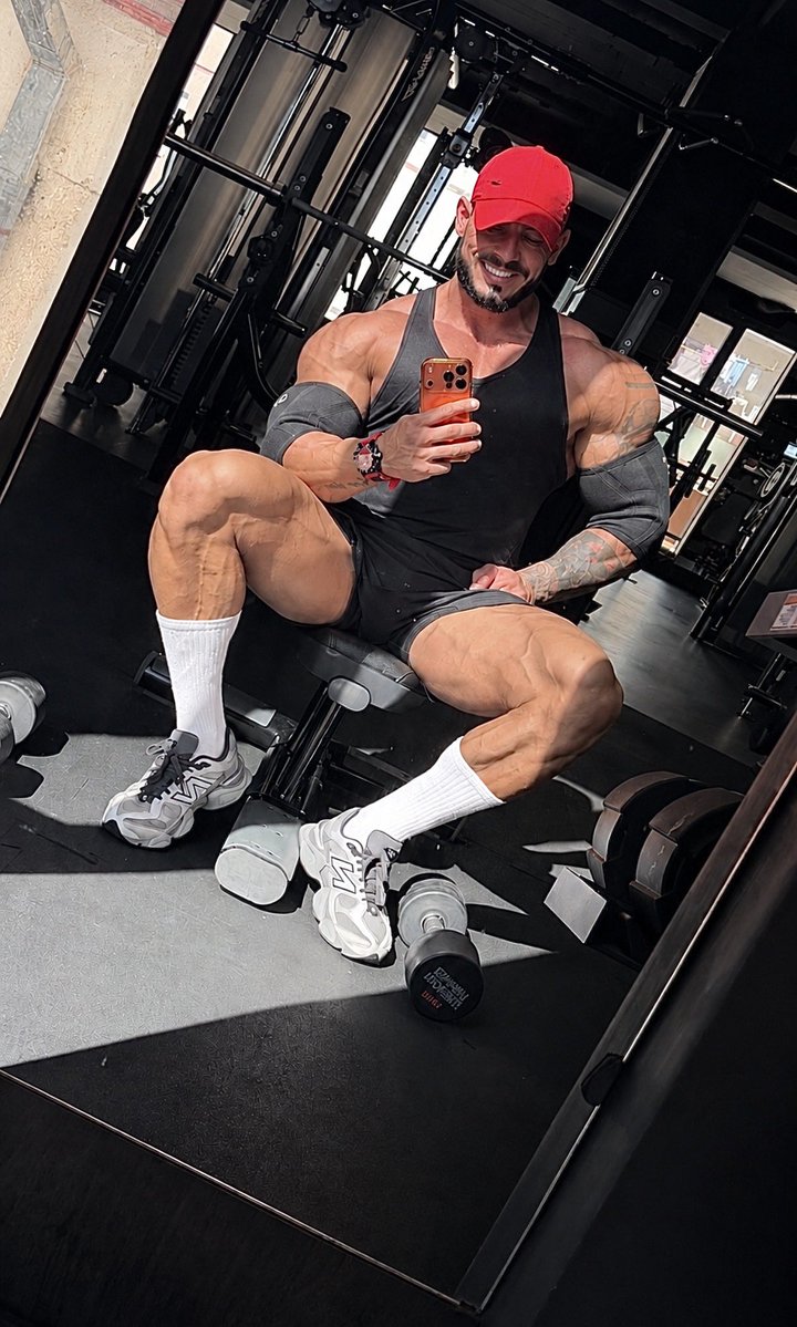 musclegodgeorge's tweet photo. Shows and videos available! 💪🏽😎✨ on telegram https://t.co/tLZsHr5jo8 https://t.co/QsoejMAs0r