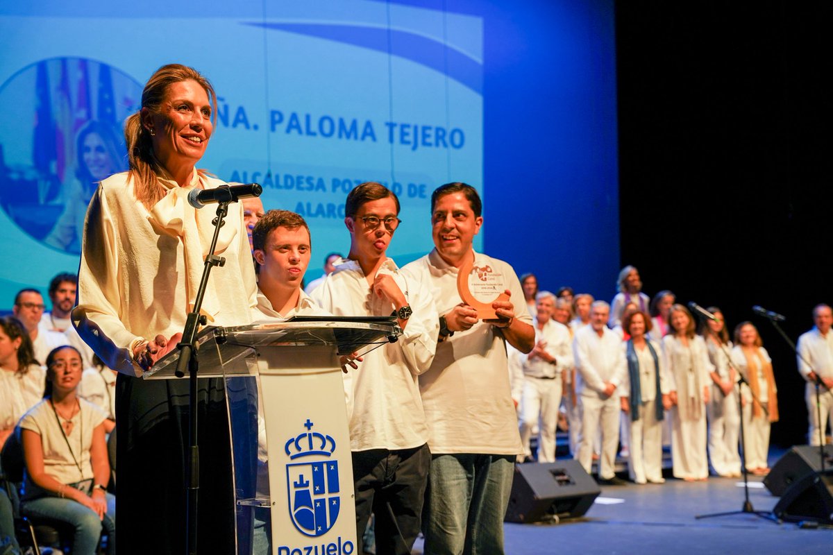 PalomaTejero_'s tweet photo. Esta tarde hemos celebrado en el Teatro Mira los 10 años de Fundación Caná 💙

Gracias por vuestra dedicación a las personas con discapacidad y sus familias, y a todos los profesionales, voluntarios y colaboradores que lo hacéis posible.

¡Feliz aniversario y enhorabuena! https://t.co/yjtzvaNn3g