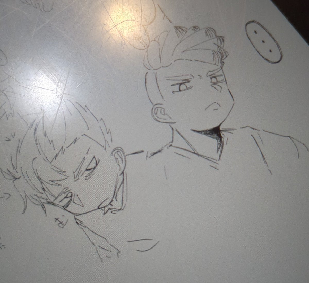 uingumanbesu's tweet photo. 上のあかりがいい感じにイメカラと一緒で
まじ草、フェニ描くの楽しい https://t.co/kVBQGZOssx