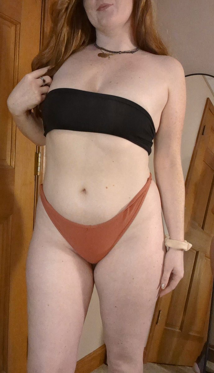 Rubyi19i's tweet photo. My 31 year old mom bod https://t.co/wXnuRpeavT