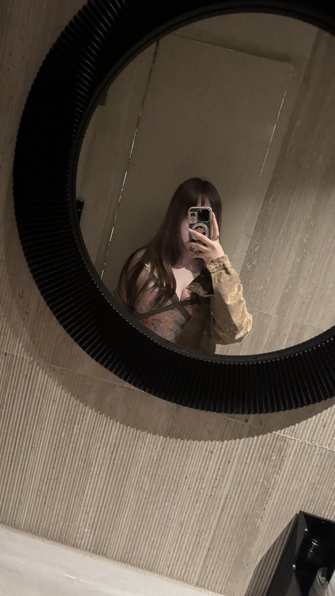 Baibianmadlu's tweet photo. 好讨厌下雨 https://t.co/yZ2yMMonIi