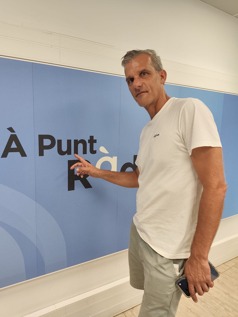 90minuts's tweet photo. A les 23´30 (aprox), la tertúlia.
🕦🗣️🗣️🗣️🗣️🗣️🎙️📻
Conduïda per_
-📍 @salvafolgado
I hui amb:
- 📌 @10fernandogomez 
- 📌 @inma_lidon 
- 📌 @nacho_rod11 https://t.co/7Ex1jBDQ3s