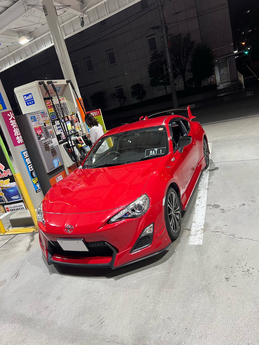 st214_yr's tweet photo. いいねが多く付いたら何か宣伝しろって田舎のばっちゃが言ってた
銀のラベル付いた86乗ってまーす https://t.co/rOi7Jtinnp