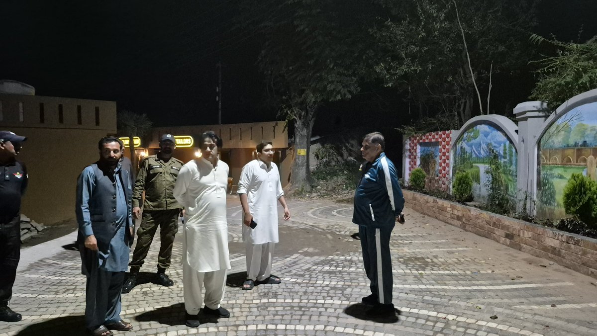 CMITPunjab's tweet photo. CM Inspection Team conducted a late-night inspection of the Kotli Sattian Beautification Market to assess the quality and progress of the ongoing beautification work being carried out across Punjab on the directions of the Chief Minister.

The quality of the completed work was thoroughly checked, and necessary directions were issued to ensure that all remaining debris is removed.

The concerned authorities were directed to ensure that the market is fully completed, cleaned, and properly finished before its formal inauguration, in line with the Chief Minister’s vision.