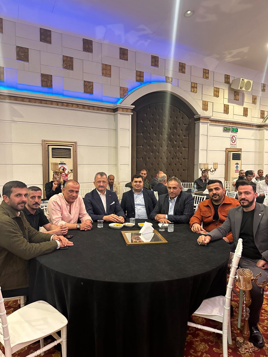 coskunali_01's tweet photo. Önceki dönem İlçe Yöneticimiz Salih Bülger’in kıymetli kardeşi Aladdin ile Güneş kızımızın düğün merasimine; İlçe Başkan Yardımcılarımız Fatih Ünsal, Huzeyfe Akkoç, Mehmet Kaya ve Mustafa Turan ile birlikte katılarak mutluluklarına ortak olduk.

Rabbim genç çiftimizin mutluluğunu, huzurunu ve muhabbetini daim eylesin. Bir ömür boyu sevgi ve saadet içinde yaşamalarını niyaz ediyorum.

Allah mesut ve bahtiyar eylesin.
