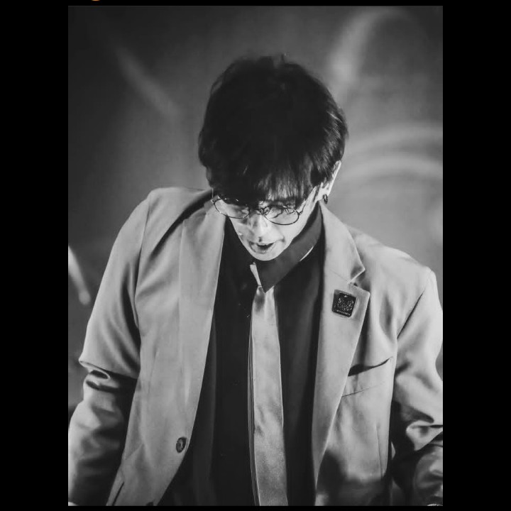 rafaeldavida's tweet photo. Nueva foto de Keisuke y, por fin, está de regreso. Además, LACCO TOWER lanzará un nuevo álbum. ¡Qué emoción! https://t.co/caB7CR2rtU