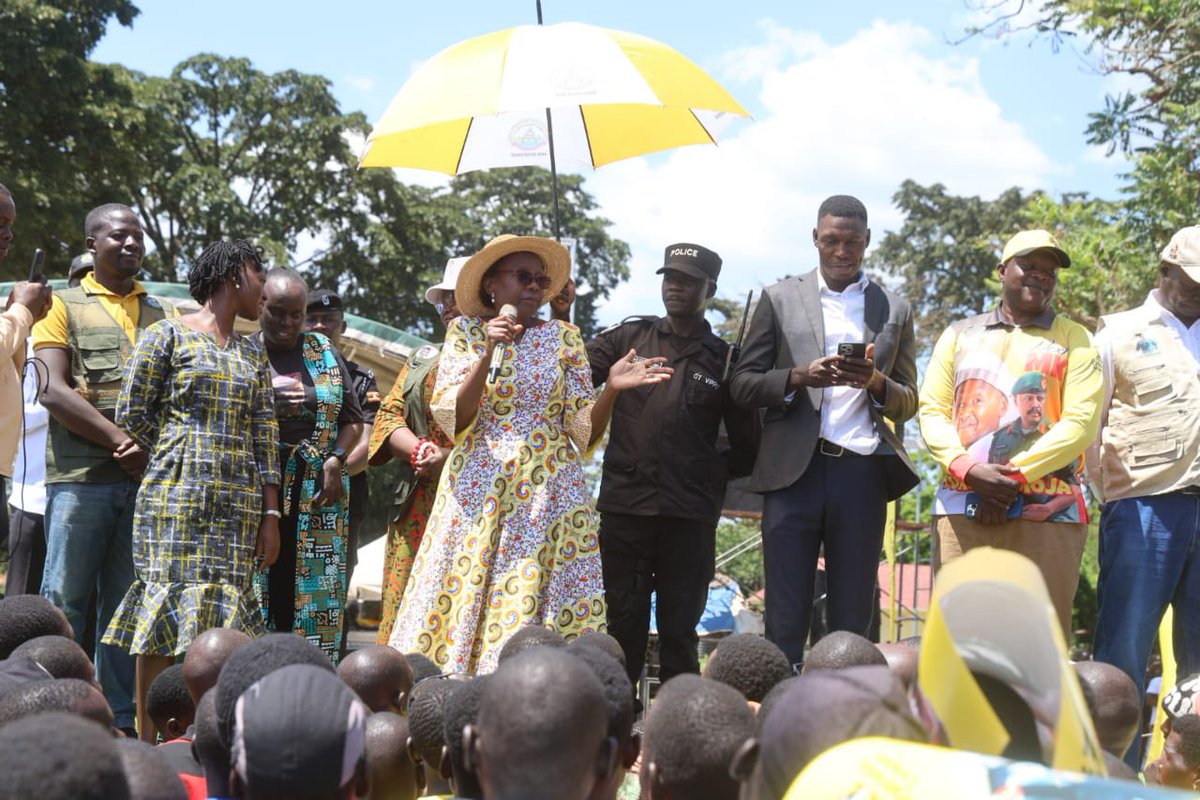 JaneRuth_Aceng's tweet photo. Lango Sub-Region has spoken! 🟡

Today at Mayor's Gardens, Lira City - thousands gathered in one voice to endorse our next President, our generation leader, Gen. @mkainerugaba.

Thank you Lango for the massive love.

We are behind you Afande.

@PLUsecretariat @DaudiKabanda @HonTwallafadil @ChairmanToyota