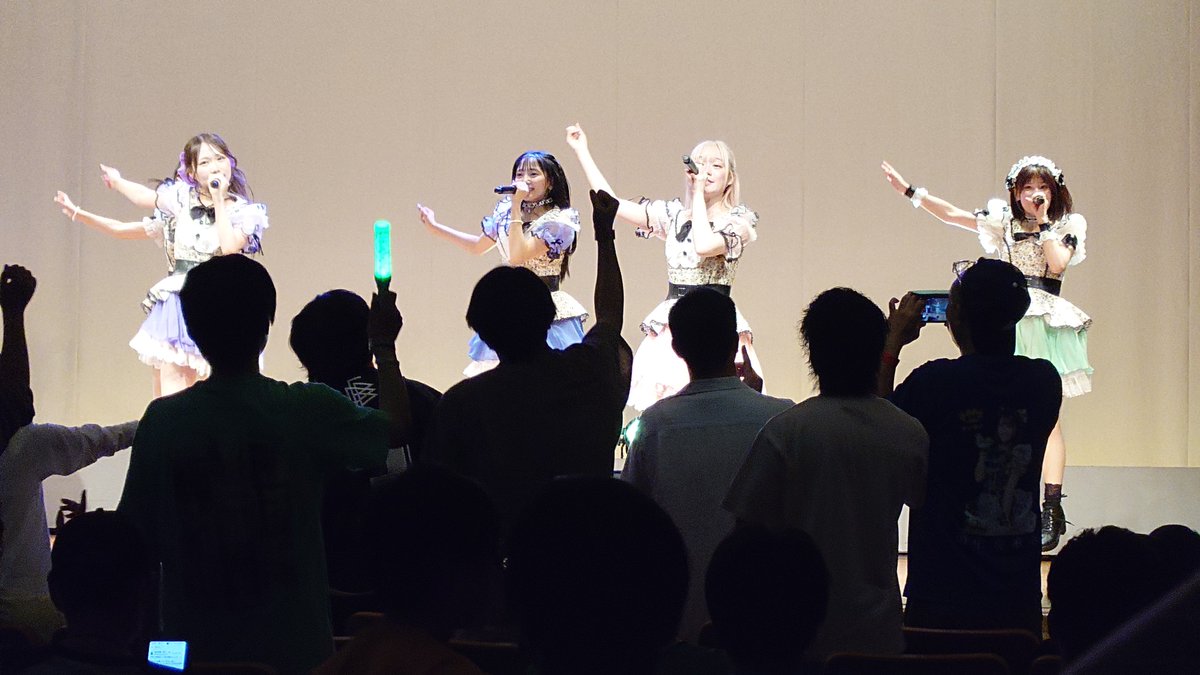akb061248's tweet photo. 今年のかがやきフェスも2日間めちゃくちゃ楽しかった！
文字通り満喫しました✨
また来年もいきましょう!！
#ほくりくアイドル部
#かがやきフェス https://t.co/ZhZUcGs3Me